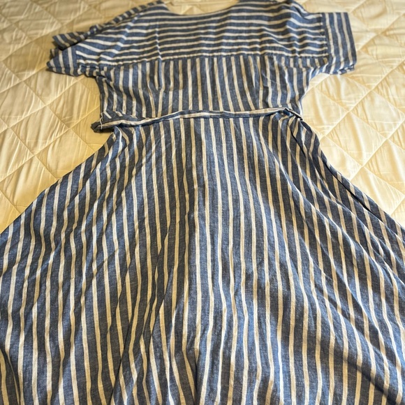 Ralph Lauren Chaps dress in Petite XL. Classic and classy.  In mint condition - Picture 3 of 3